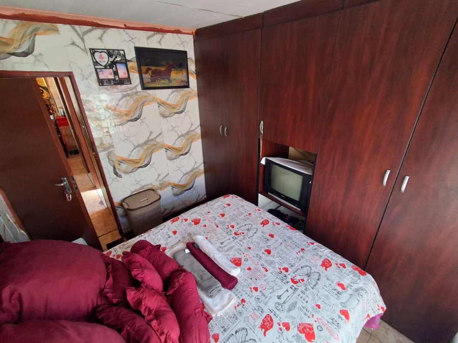 2 Bedroom Property for Sale in Lotus Gardens Gauteng