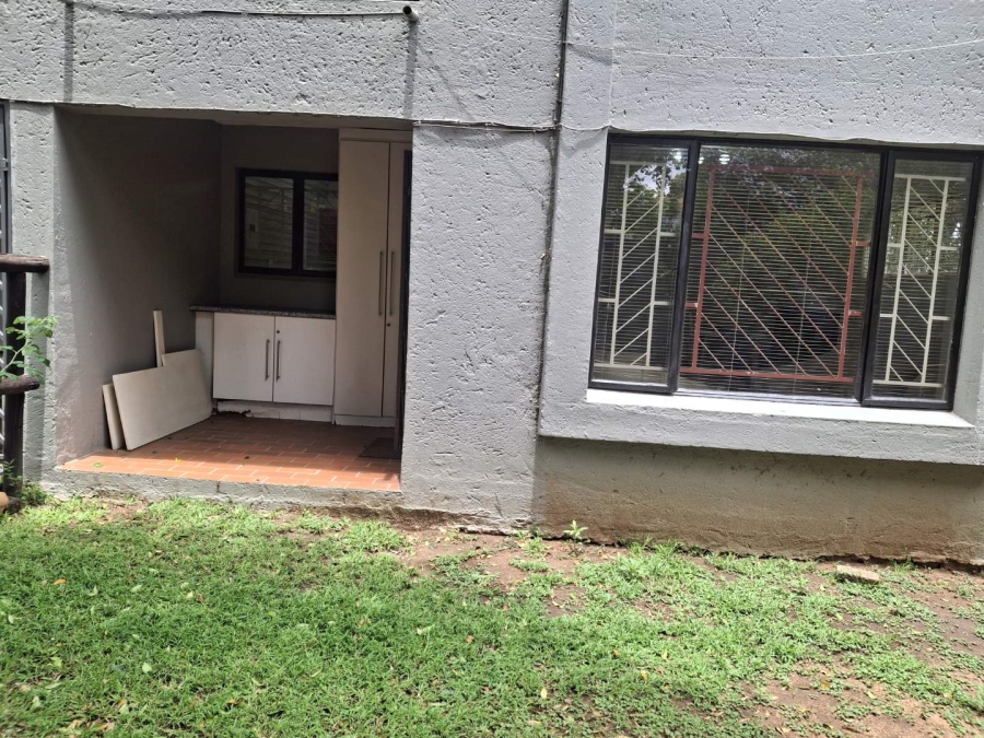 To Let 1 Bedroom Property for Rent in Benmore Gauteng