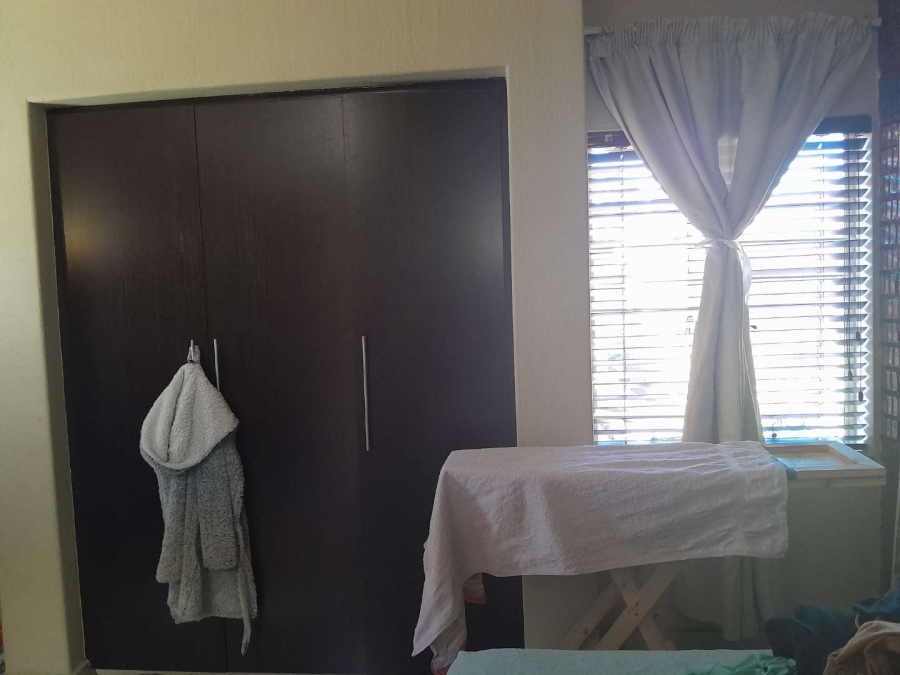 2 Bedroom Property for Sale in The Hill Gauteng