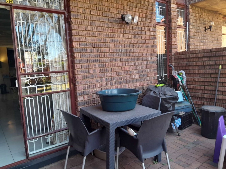 2 Bedroom Property for Sale in The Hill Gauteng
