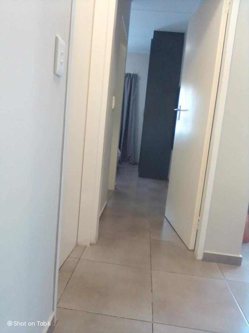 To Let 2 Bedroom Property for Rent in Vorna Valley Gauteng