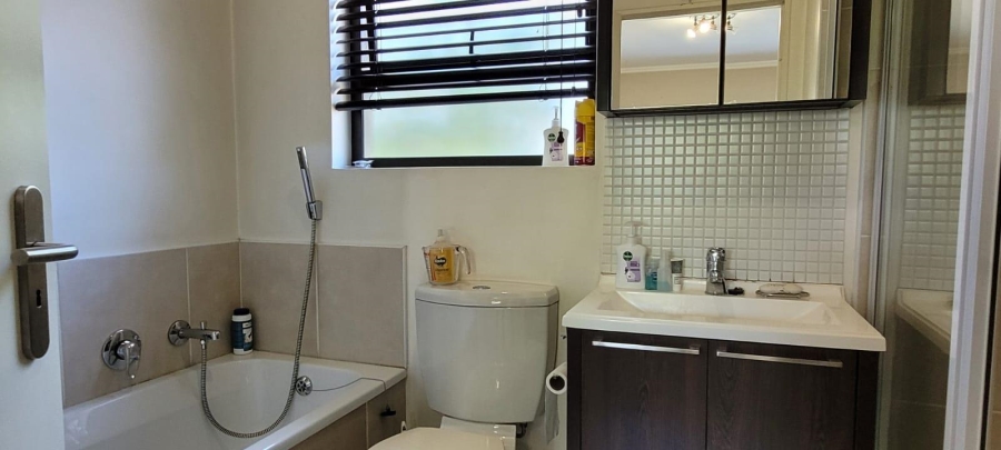 To Let 2 Bedroom Property for Rent in Maroeladal Gauteng