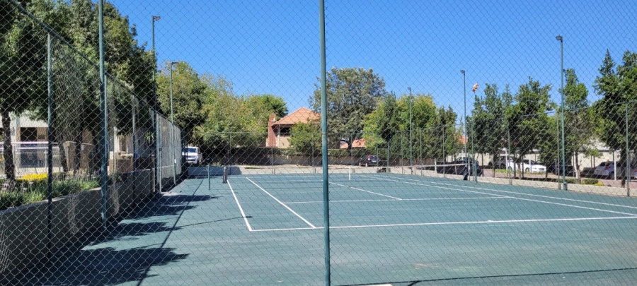 To Let 2 Bedroom Property for Rent in Maroeladal Gauteng