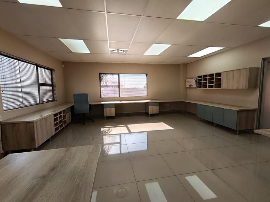 To Let Commercial Property for Rent in Glen Marais Gauteng