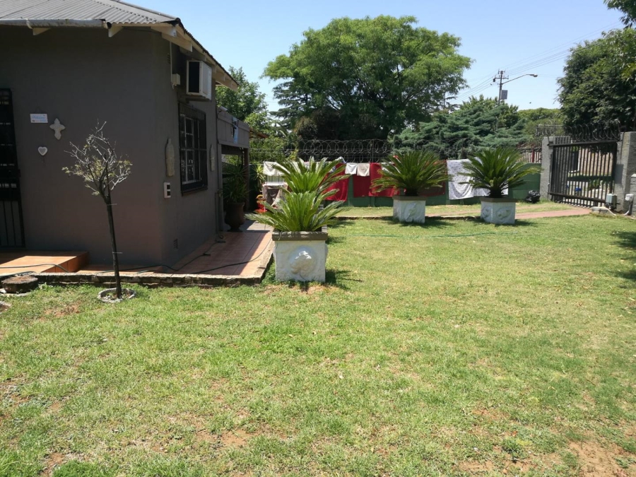 To Let 3 Bedroom Property for Rent in Delville Gauteng