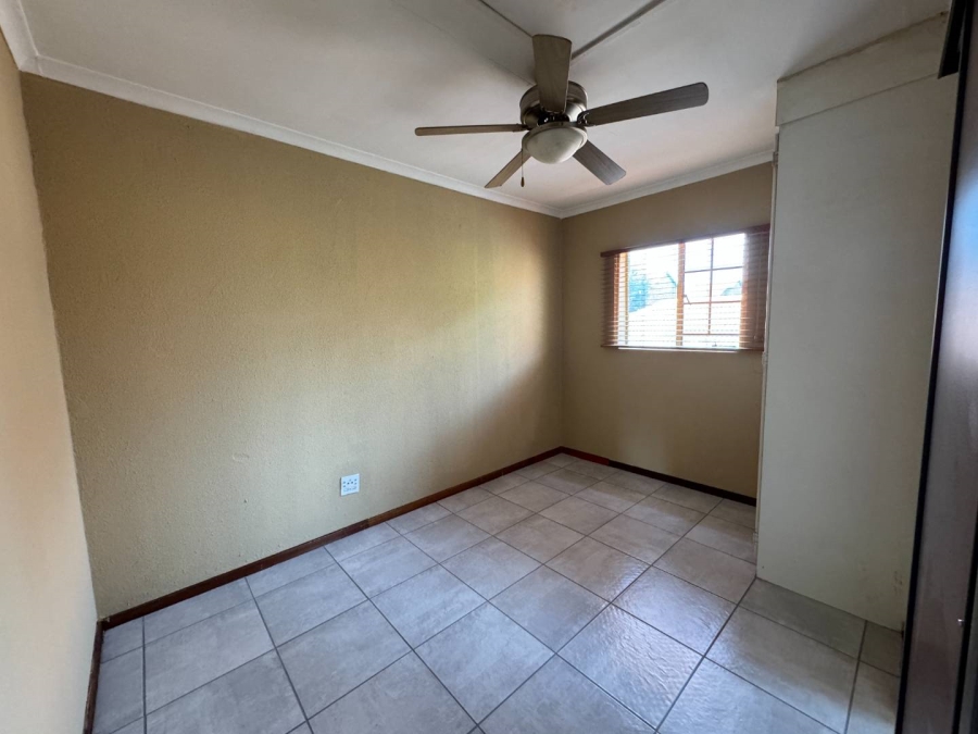 To Let 3 Bedroom Property for Rent in Weltevreden Park Gauteng
