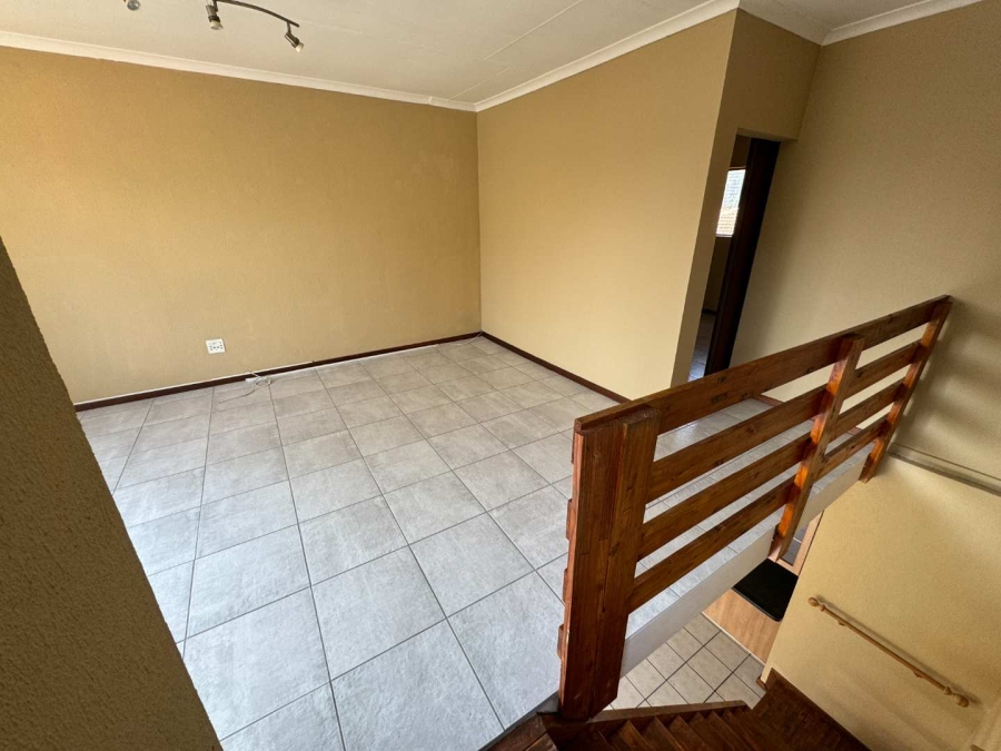 To Let 3 Bedroom Property for Rent in Weltevreden Park Gauteng