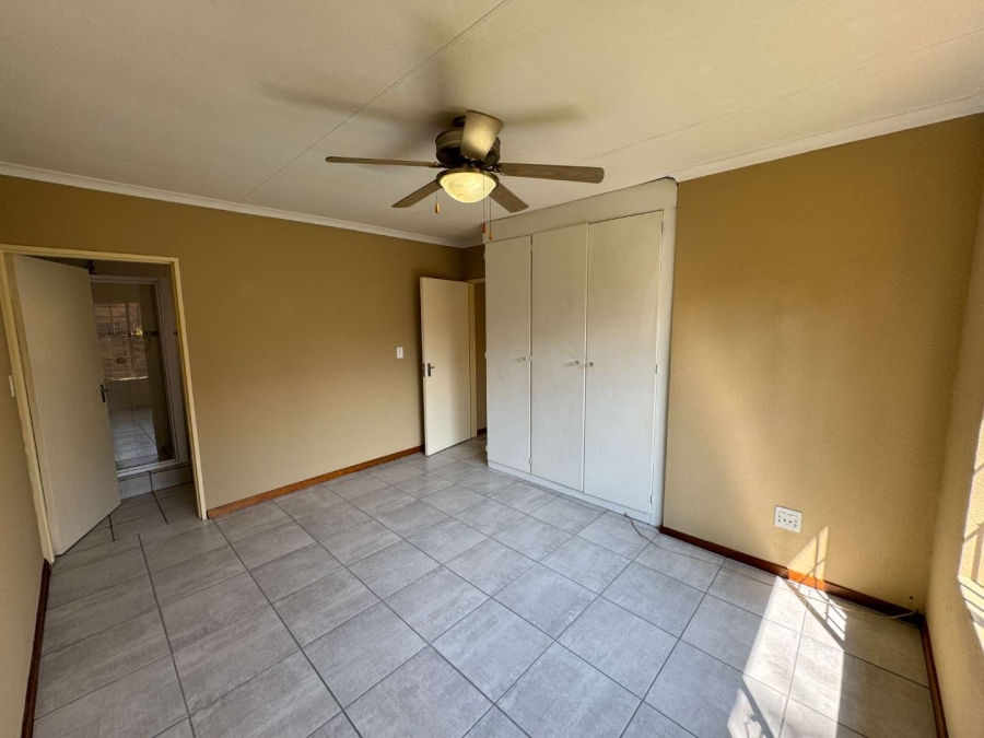 To Let 3 Bedroom Property for Rent in Weltevreden Park Gauteng