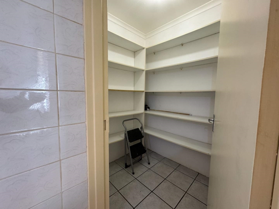 To Let 3 Bedroom Property for Rent in Weltevreden Park Gauteng