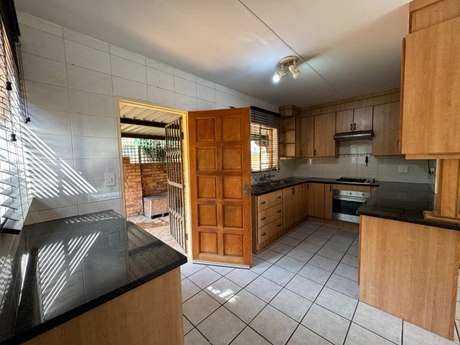 To Let 3 Bedroom Property for Rent in Weltevreden Park Gauteng