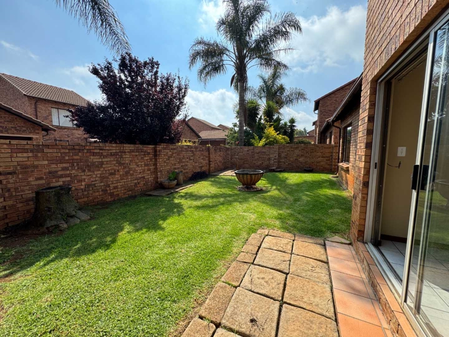 To Let 3 Bedroom Property for Rent in Weltevreden Park Gauteng