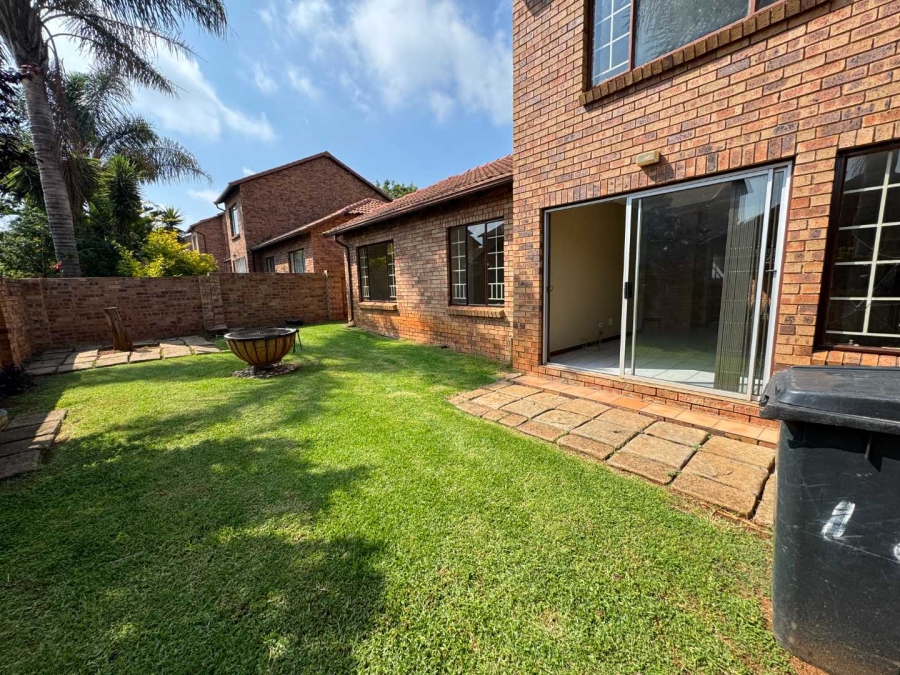To Let 3 Bedroom Property for Rent in Weltevreden Park Gauteng