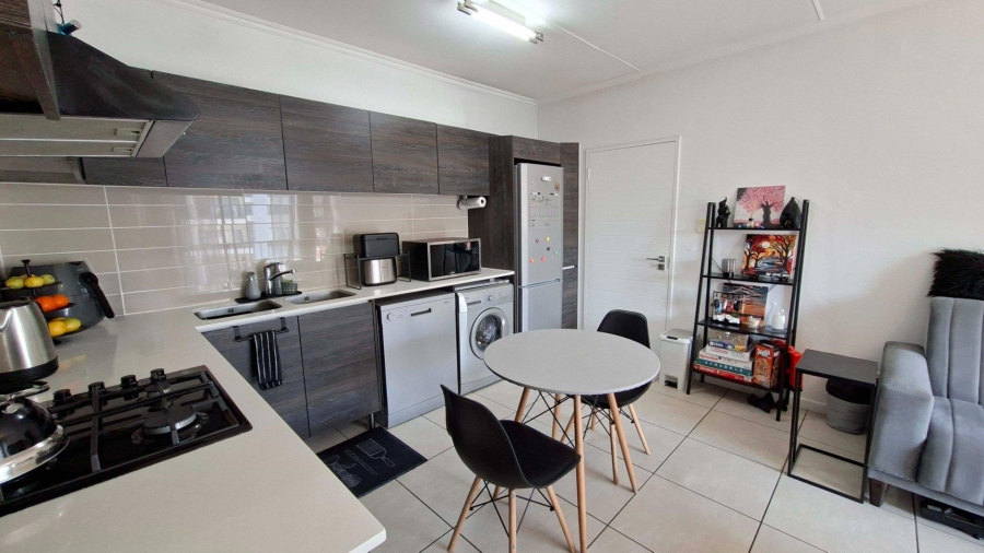 1 Bedroom Property for Sale in Petervale Gauteng