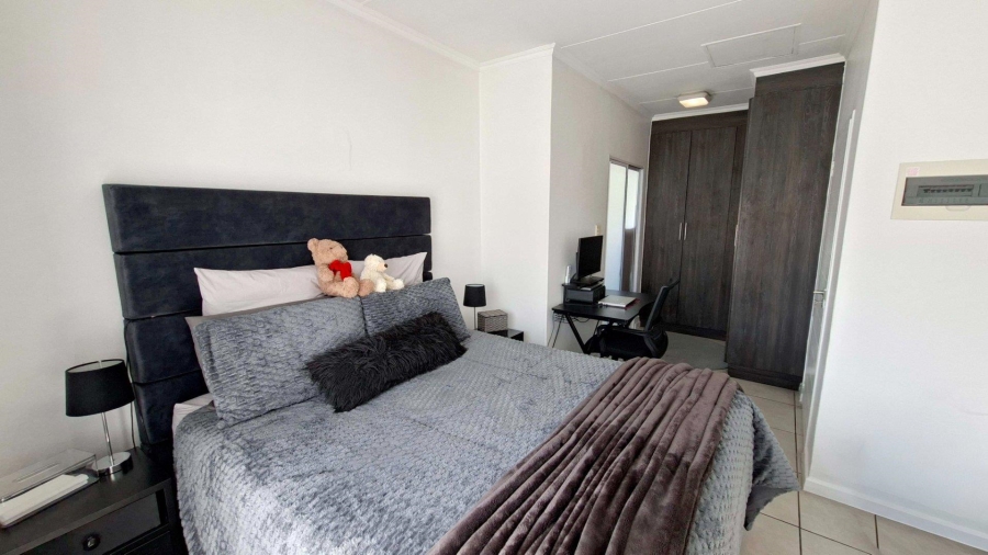 1 Bedroom Property for Sale in Petervale Gauteng