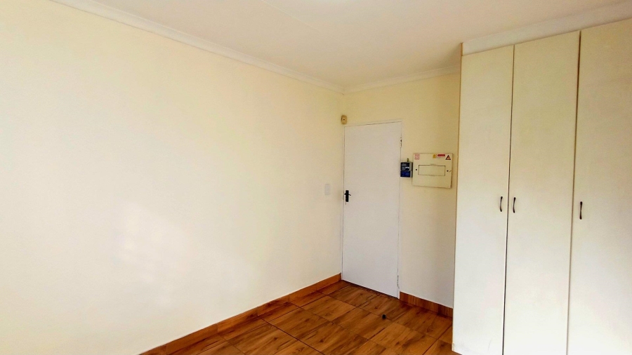 To Let 3 Bedroom Property for Rent in Olivedale Gauteng