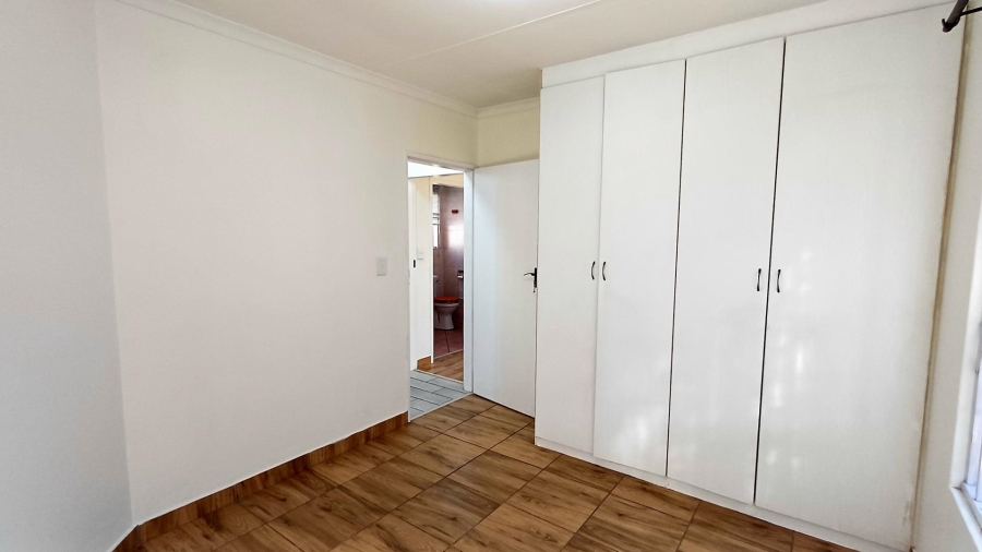 To Let 3 Bedroom Property for Rent in Olivedale Gauteng