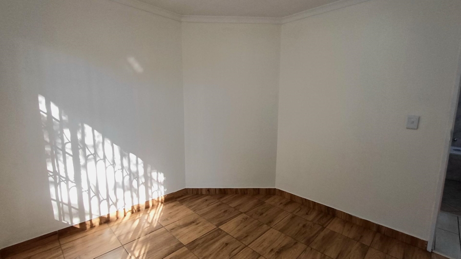 To Let 3 Bedroom Property for Rent in Olivedale Gauteng
