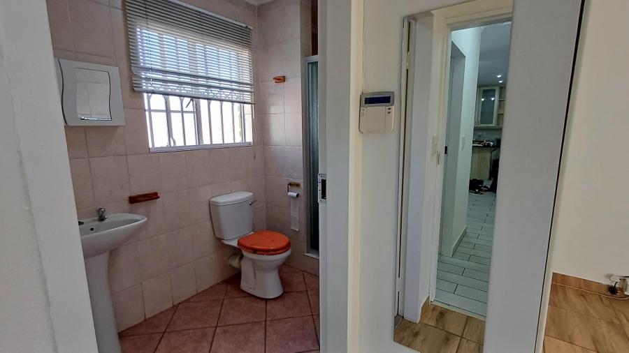 To Let 3 Bedroom Property for Rent in Olivedale Gauteng