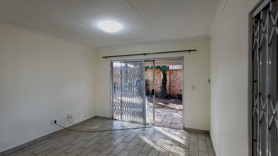 To Let 3 Bedroom Property for Rent in Olivedale Gauteng