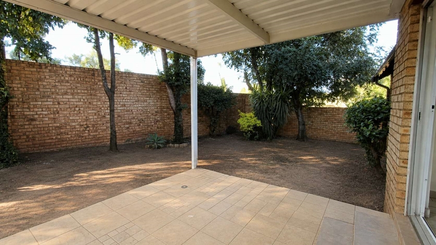 To Let 3 Bedroom Property for Rent in Olivedale Gauteng