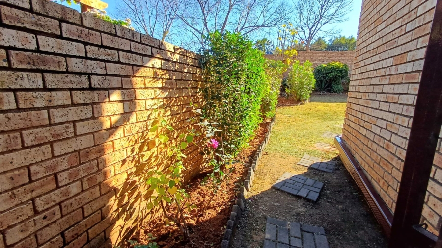 To Let 3 Bedroom Property for Rent in Olivedale Gauteng