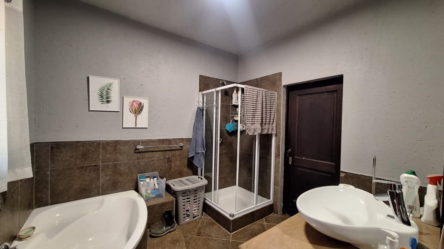 To Let 2 Bedroom Property for Rent in Ruimsig Gauteng