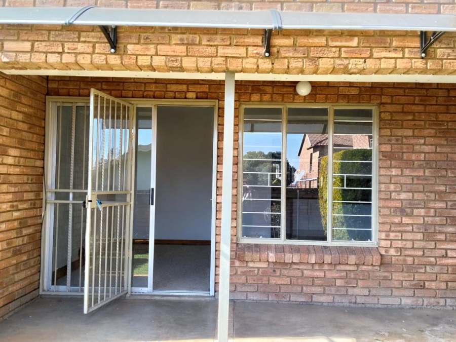 2 Bedroom Property for Sale in Wentworth Park Gauteng