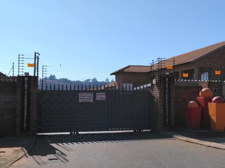 2 Bedroom Property for Sale in Wentworth Park Gauteng
