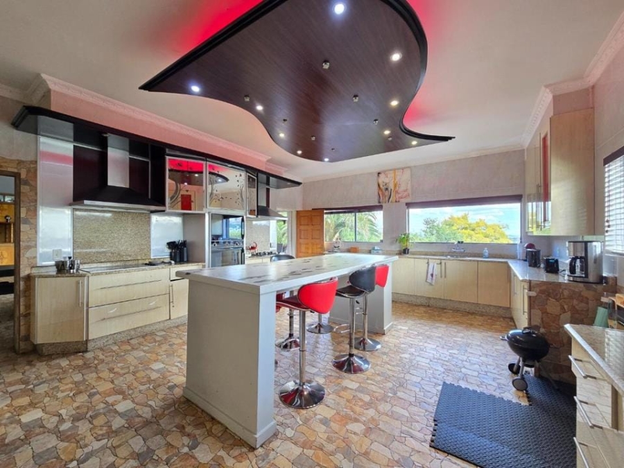 8 Bedroom Property for Sale in Bassonia Gauteng