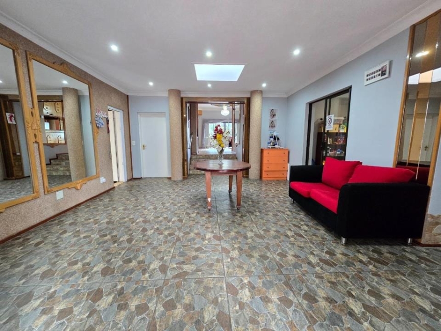 8 Bedroom Property for Sale in Bassonia Gauteng