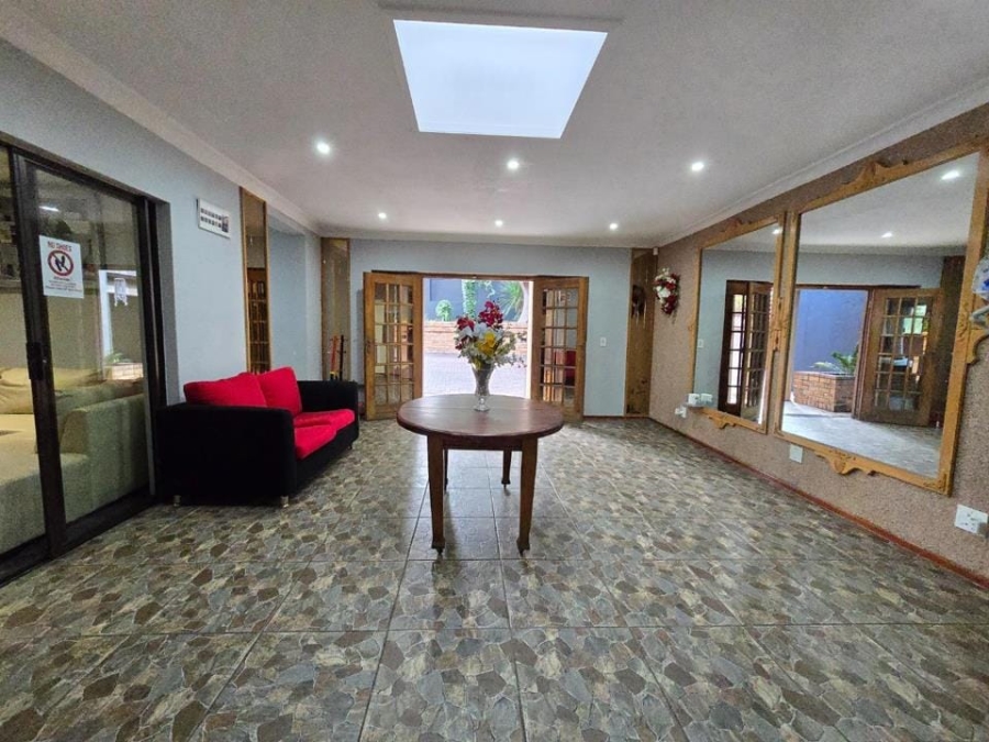 8 Bedroom Property for Sale in Bassonia Gauteng