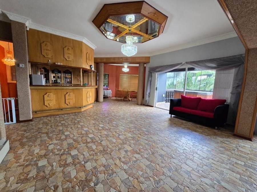 8 Bedroom Property for Sale in Bassonia Gauteng
