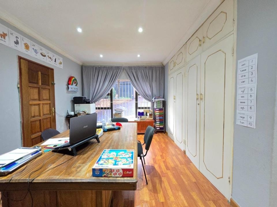 8 Bedroom Property for Sale in Bassonia Gauteng