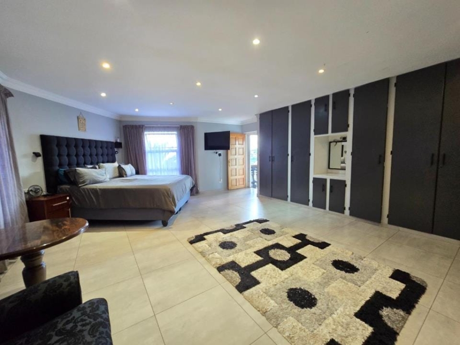 8 Bedroom Property for Sale in Bassonia Gauteng