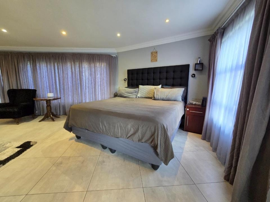 8 Bedroom Property for Sale in Bassonia Gauteng