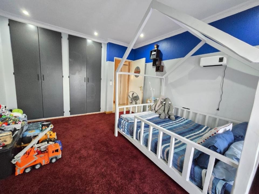 8 Bedroom Property for Sale in Bassonia Gauteng