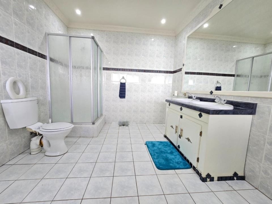 8 Bedroom Property for Sale in Bassonia Gauteng