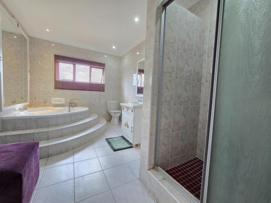 8 Bedroom Property for Sale in Bassonia Gauteng