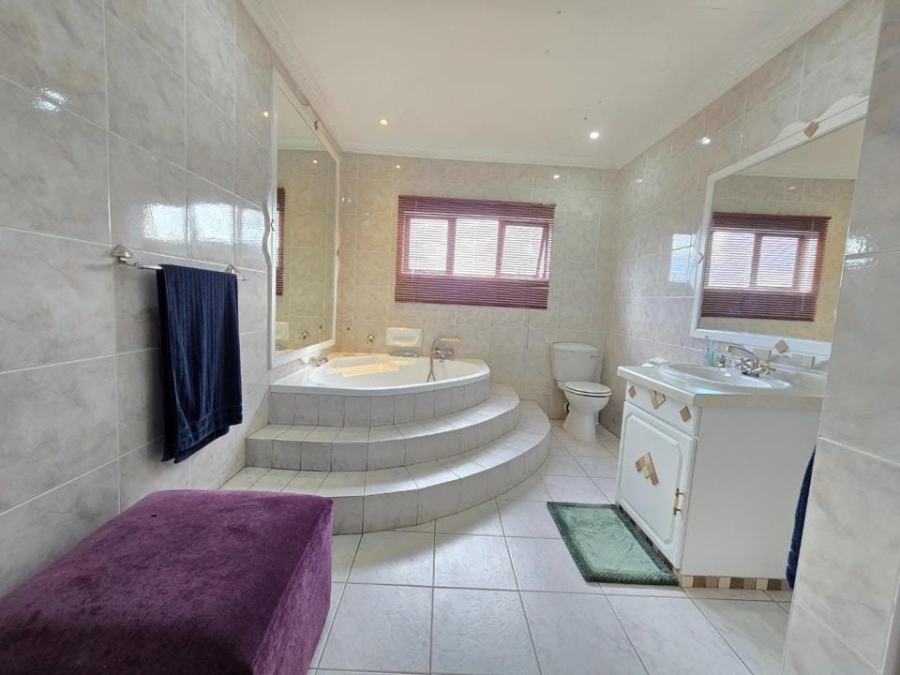 8 Bedroom Property for Sale in Bassonia Gauteng