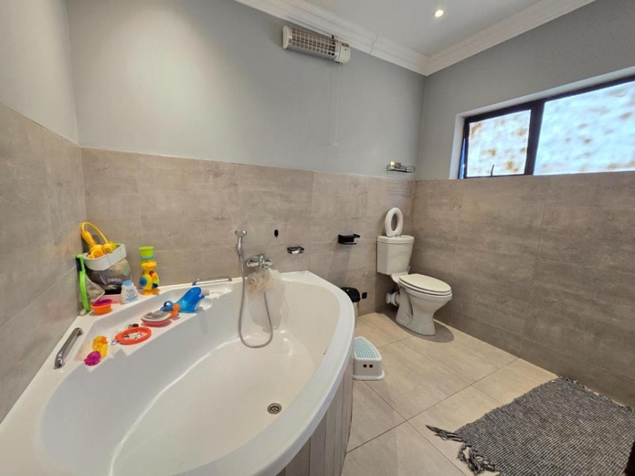 8 Bedroom Property for Sale in Bassonia Gauteng