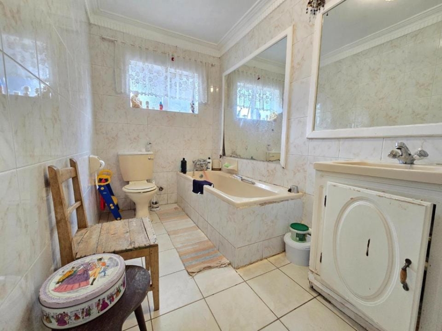 8 Bedroom Property for Sale in Bassonia Gauteng