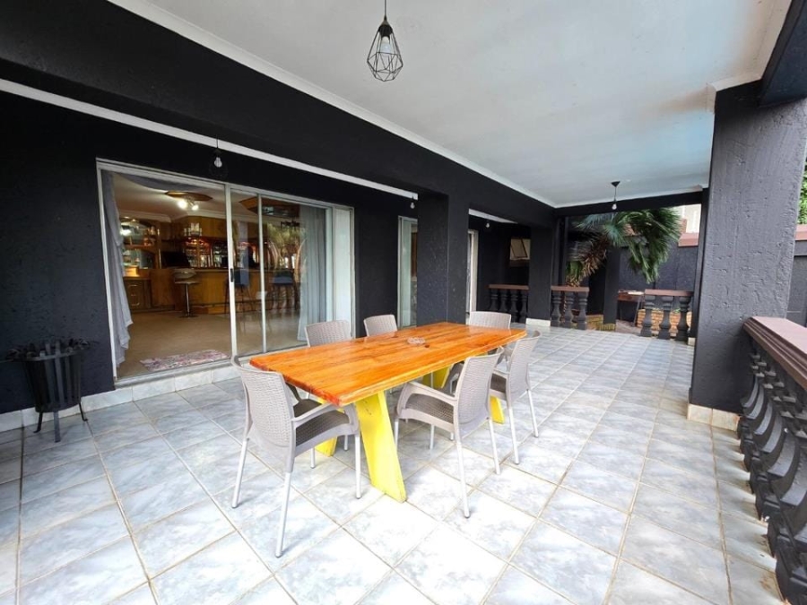 8 Bedroom Property for Sale in Bassonia Gauteng
