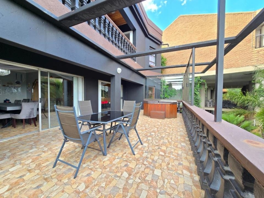 8 Bedroom Property for Sale in Bassonia Gauteng