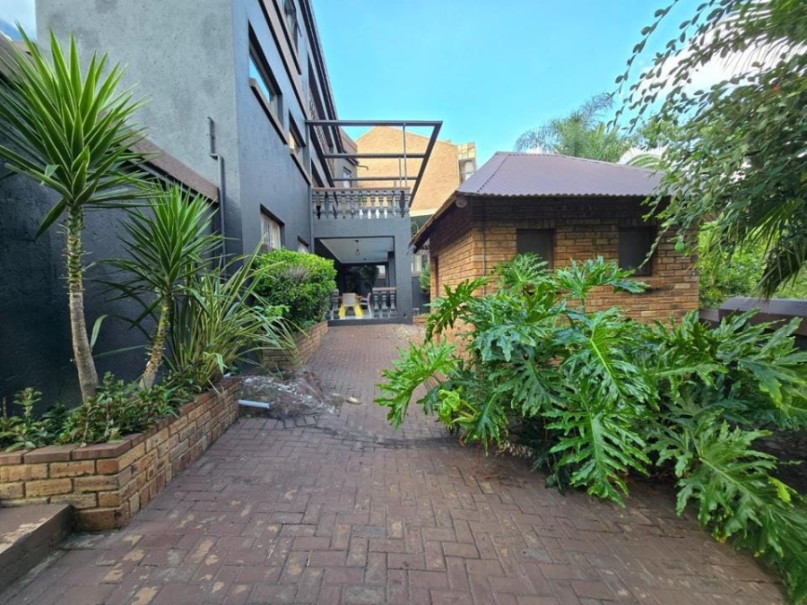 8 Bedroom Property for Sale in Bassonia Gauteng