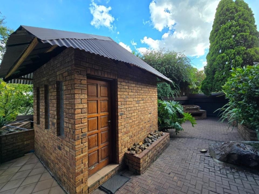 8 Bedroom Property for Sale in Bassonia Gauteng
