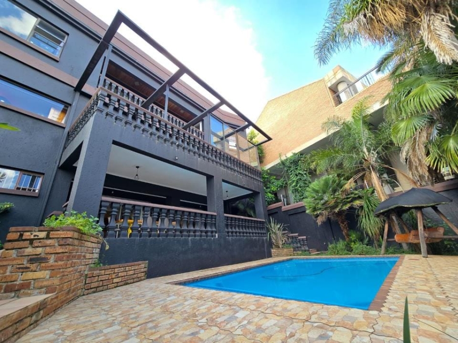 8 Bedroom Property for Sale in Bassonia Gauteng
