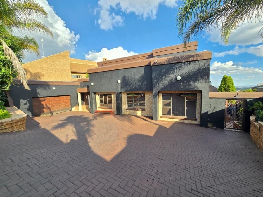 8 Bedroom Property for Sale in Bassonia Gauteng