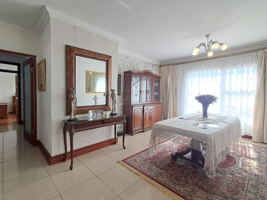 4 Bedroom Property for Sale in Brackendowns Gauteng