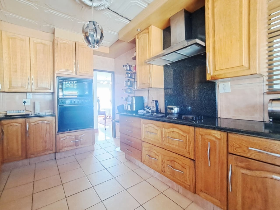 4 Bedroom Property for Sale in Brackendowns Gauteng