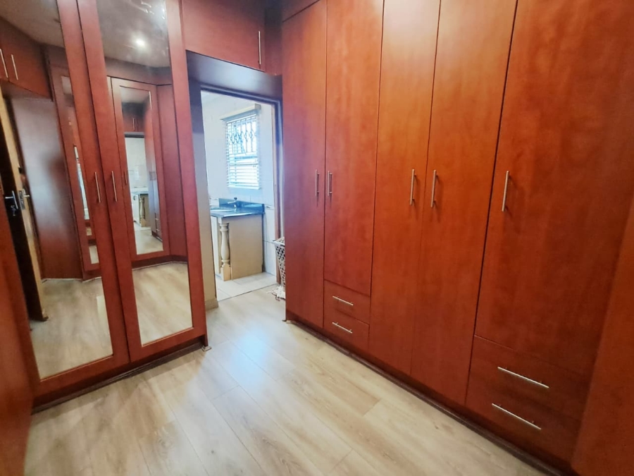 4 Bedroom Property for Sale in Brackendowns Gauteng